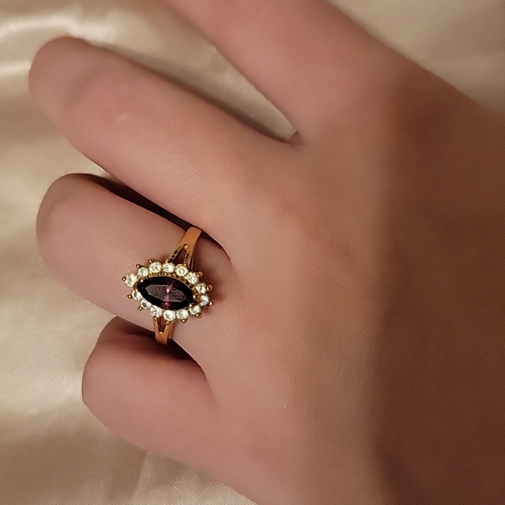 Vintage Ring Amethyst with Clear Swarovski Crystals 18kt Yellow Gold